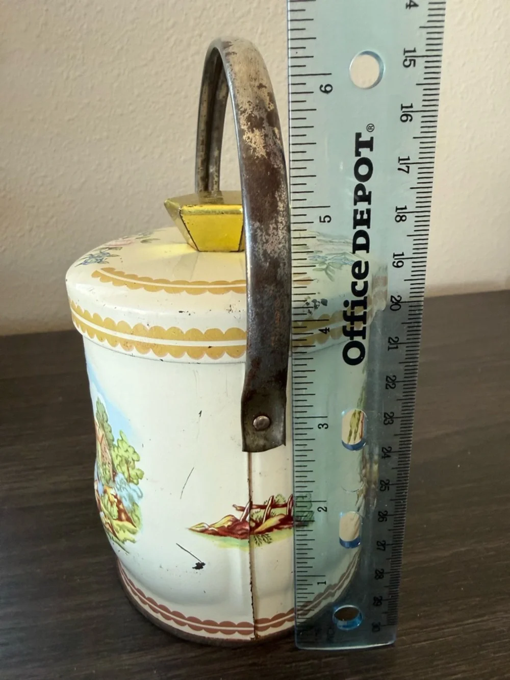 Vintage Murray Allen Imports pastoral Tin‎ with lid and handle